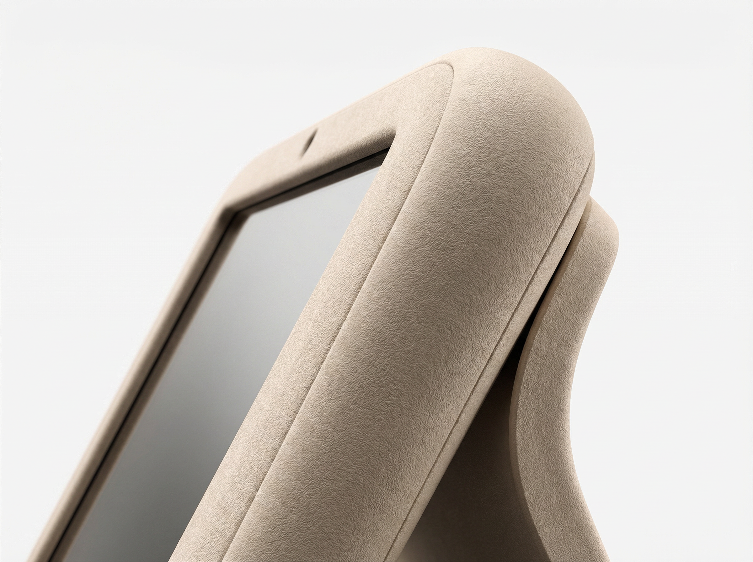 Ægis side profile — recessed glass, matte shell, convex back